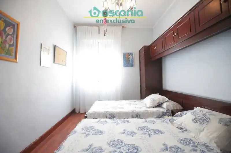 Bedroom of Flat for sale in Centro - Ariz - Uribarri
