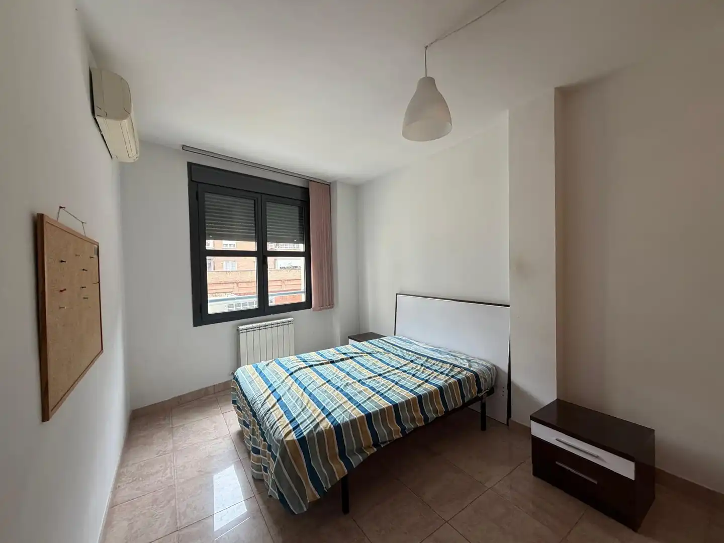 Schlafzimmer von Wohnung zur Miete in Alcalá de Henares mit Klimaanlage, Heizung und Parkett