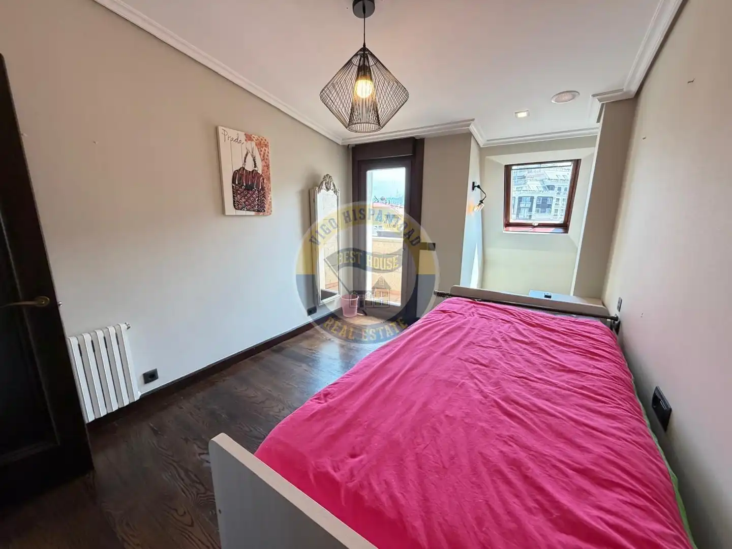 Schlafzimmer von Dachboden zur Miete in Vigo  mit Heizung, Parkett und Terrasse