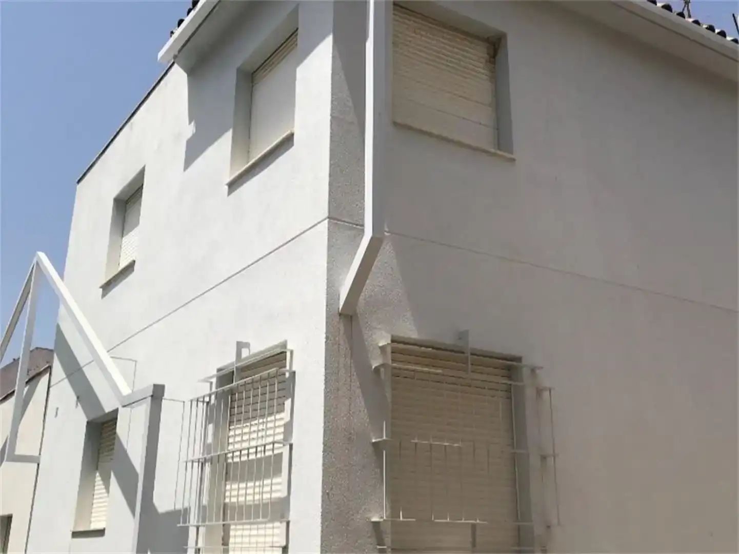 Vista exterior de Casa adosada en venda en Doña Mencía amb Aire condicionat i Balcó