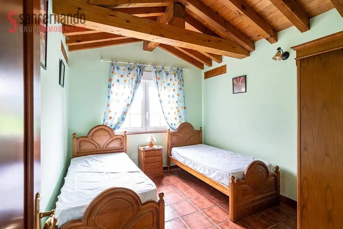 Habitación de Casa o chalet en venta en Santiurde de Toranzo con Calefacción y Terraza