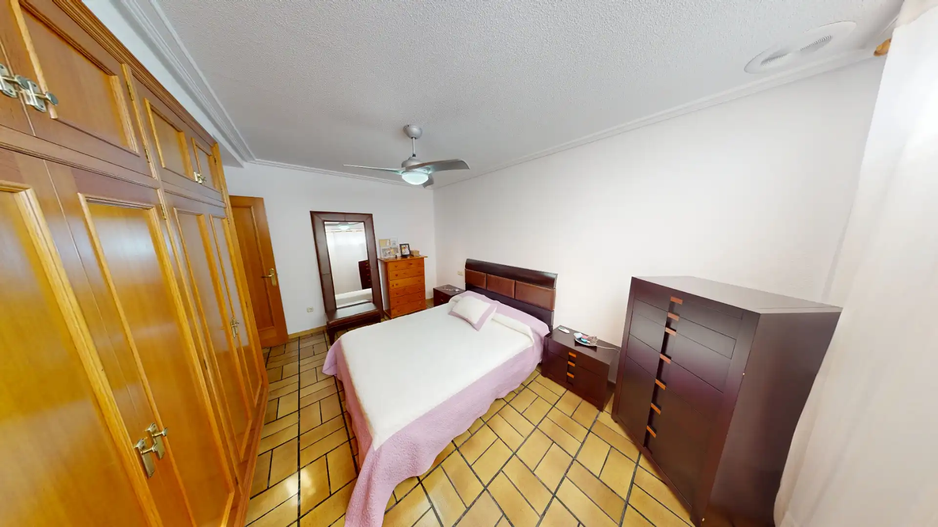 Dormitori de Casa o xalet en venda en Elche / Elx amb Aire condicionat, Calefacció i Jardí privat