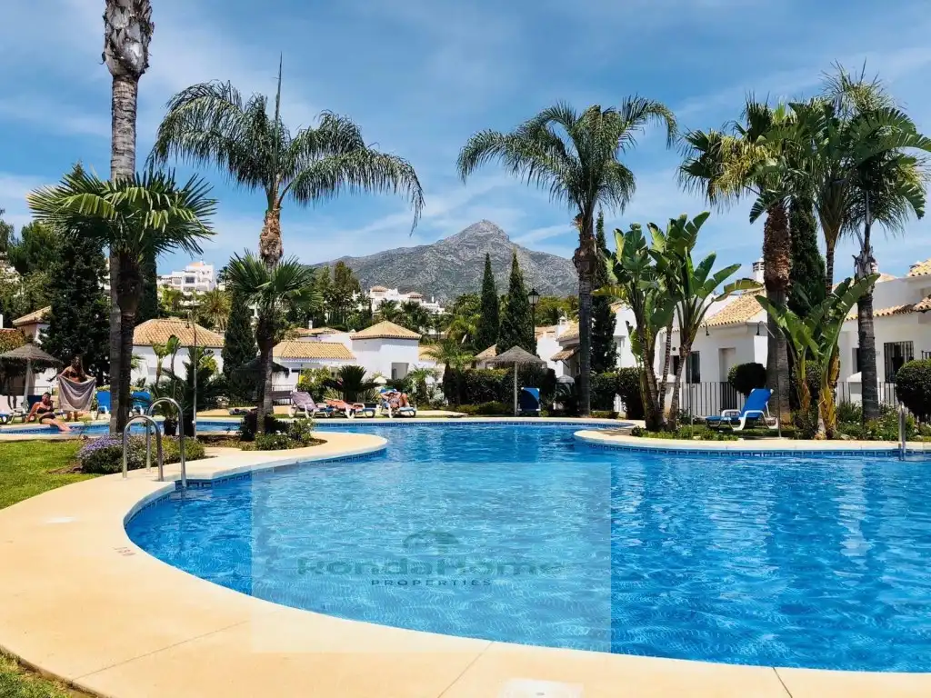 Piso de alquiler en Urbanización Los Naranjos de Marbella, La Dama de Noche - La Alzambra
