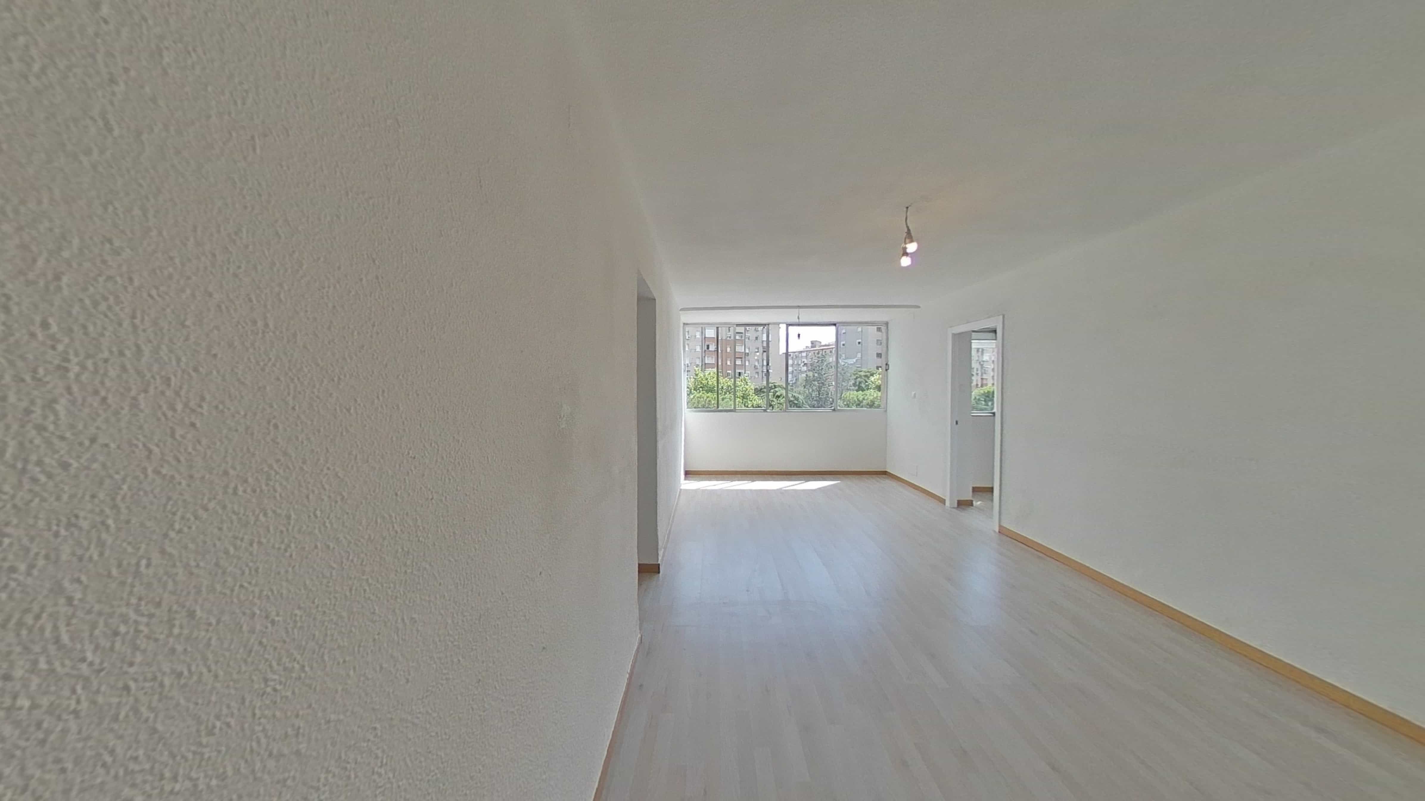 Sala de estar de Piso en venta en  Madrid Capital con Parquet