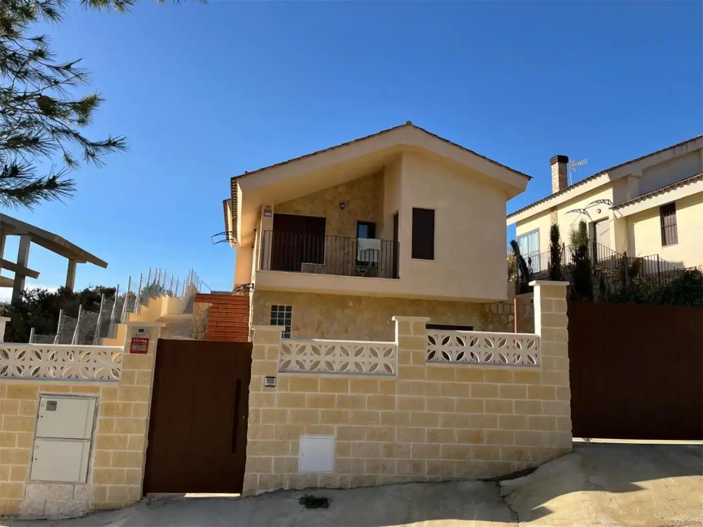 Vista exterior de Casa o xalet en venda en Siete Aguas amb Balcó