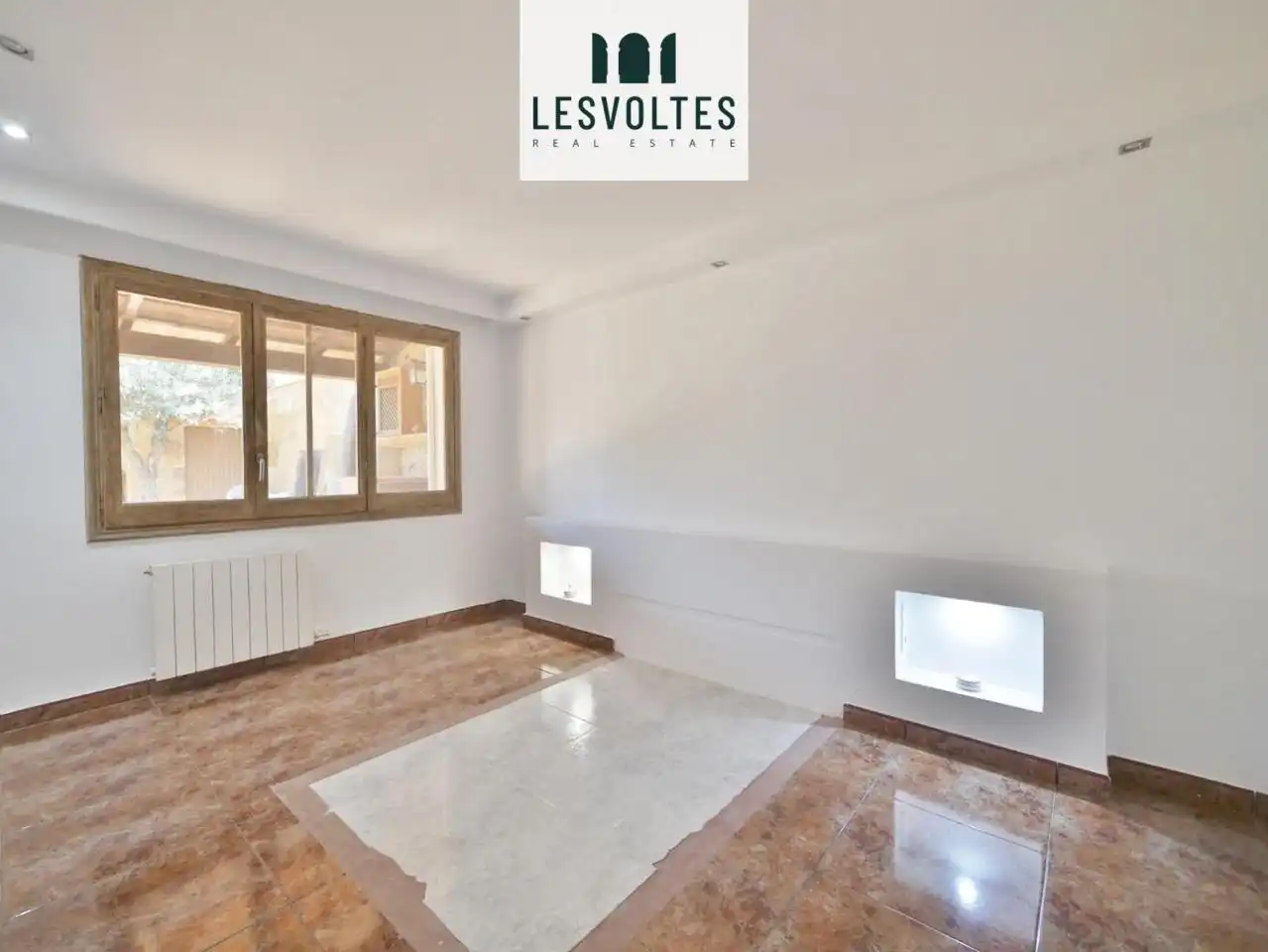 Sala de estar de Casa o chalet en venta en Mont-ras con Calefacción, Jardín privado y Terraza