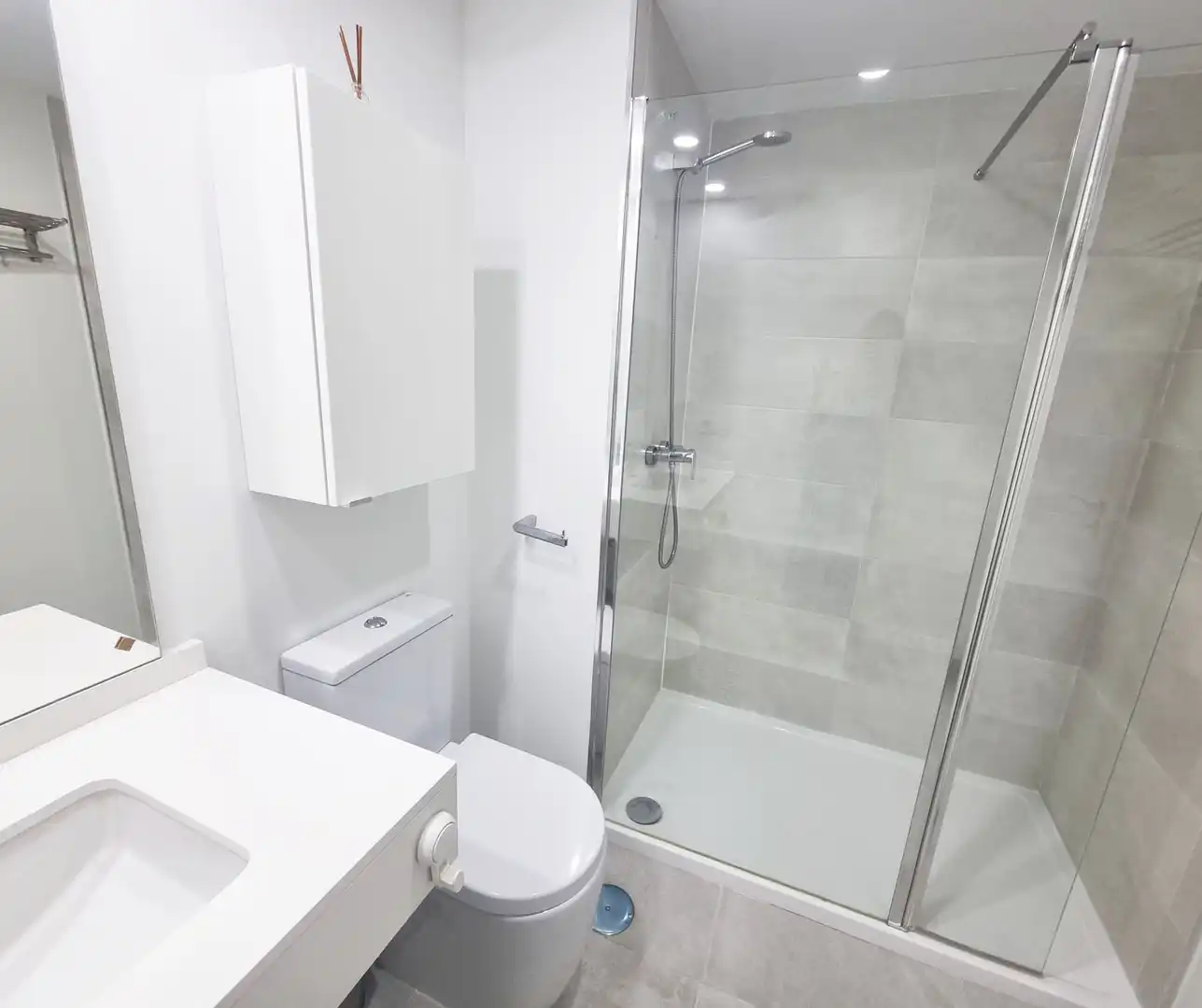 Baño de Piso en venta en Benalmádena con Aire acondicionado, Calefacción y Terraza