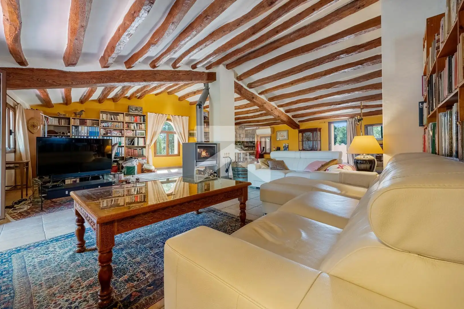 Sala d'estar de Finca rústica en venda en El Molar (Tarragona) amb Aire condicionat, Calefacció i Jardí privat