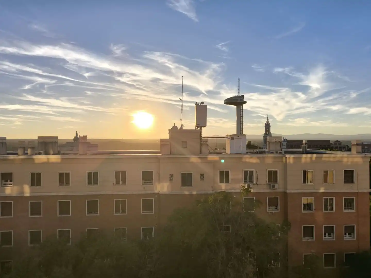 Außenansicht von Dachboden zur Miete in  Madrid Capital mit Klimaanlage, Terrasse und Balkon