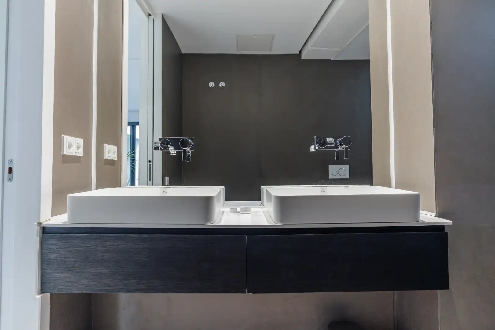 Badezimmer von Maisonette zum Verkauf in Barcelona mit Klimaanlage, Heizung und Privatgarten