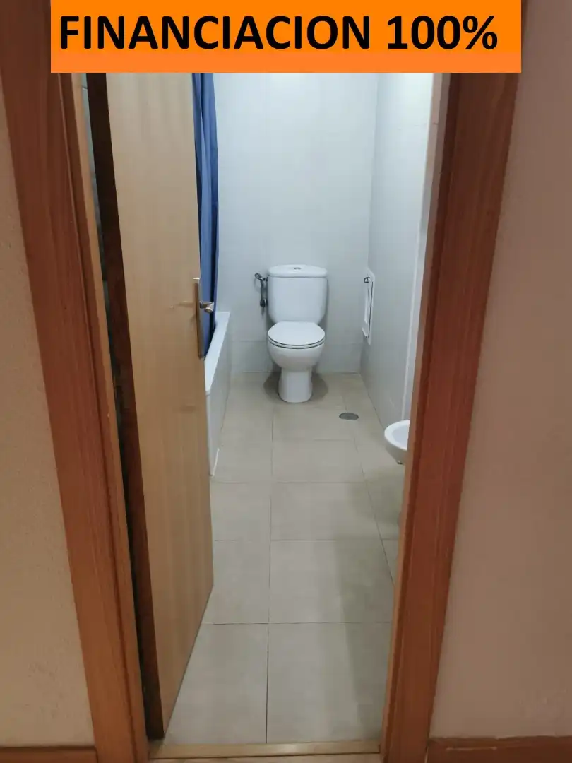 Baño de Piso en venta en Tudela con Aire acondicionado, Calefacción y Terraza