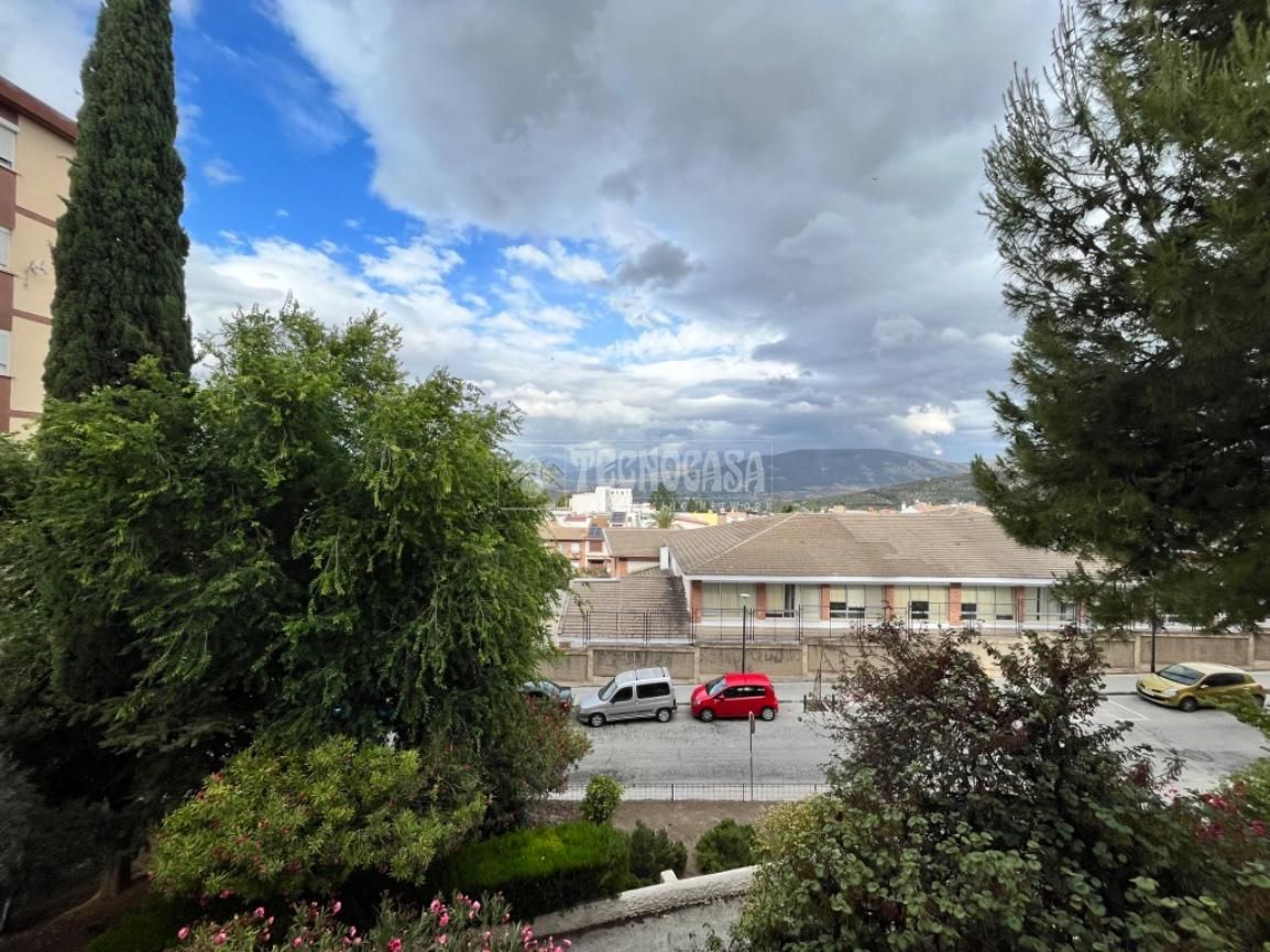 Vista exterior de Pis en venda en  Jaén Capital