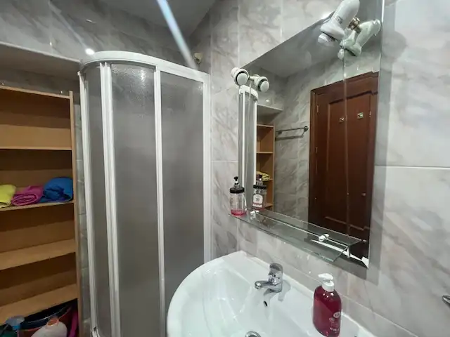 Baño de Piso de alquiler en Puertollano con Aire acondicionado, Calefacción y Terraza