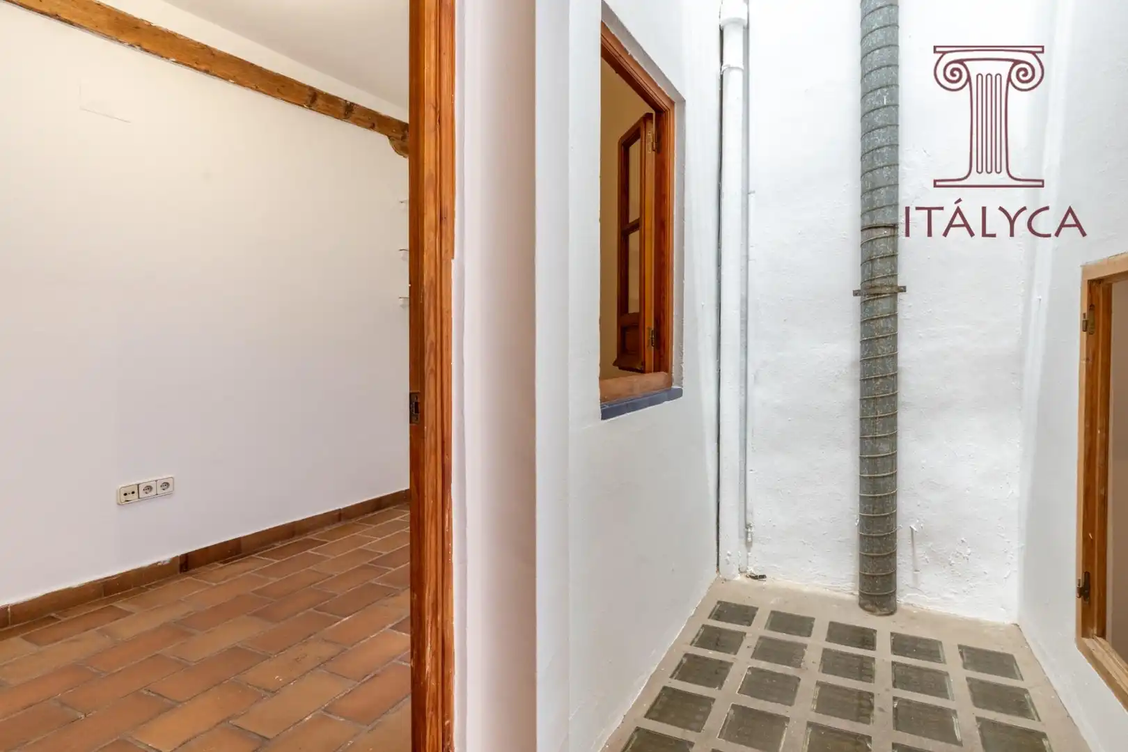 Attic for sale in Sevilla  with Air Conditioner, Heating and Terrace