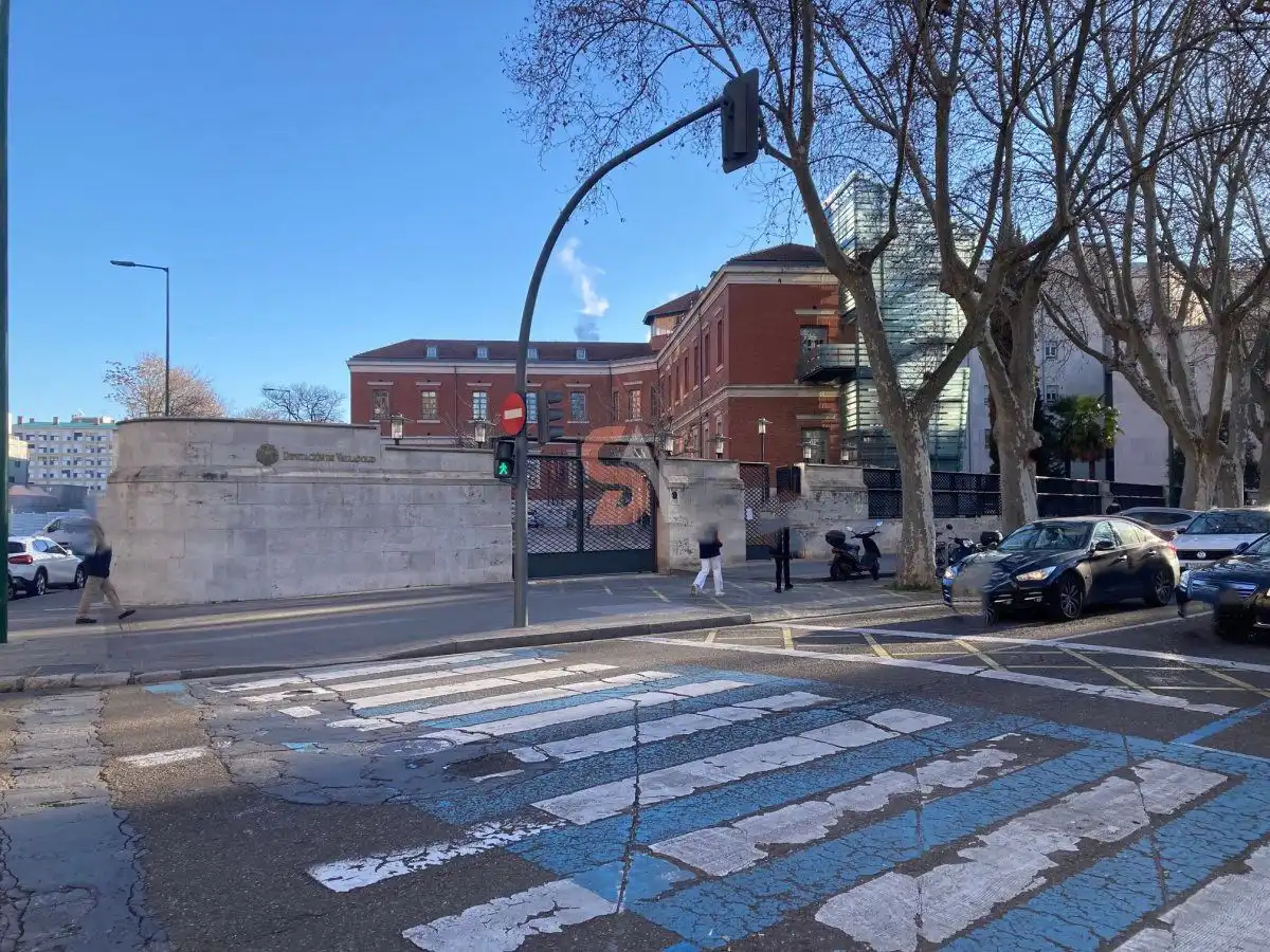 Exterior view of Flat for rent in Valladolid  with Heating, Terrace and Furnished