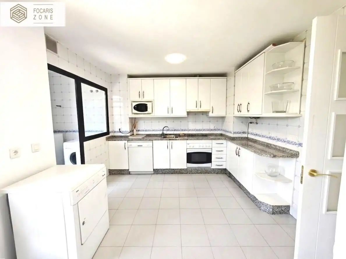 Küche von Wohnung zur Miete in Málaga mit Klimaanlage, Heizung und Terrasse