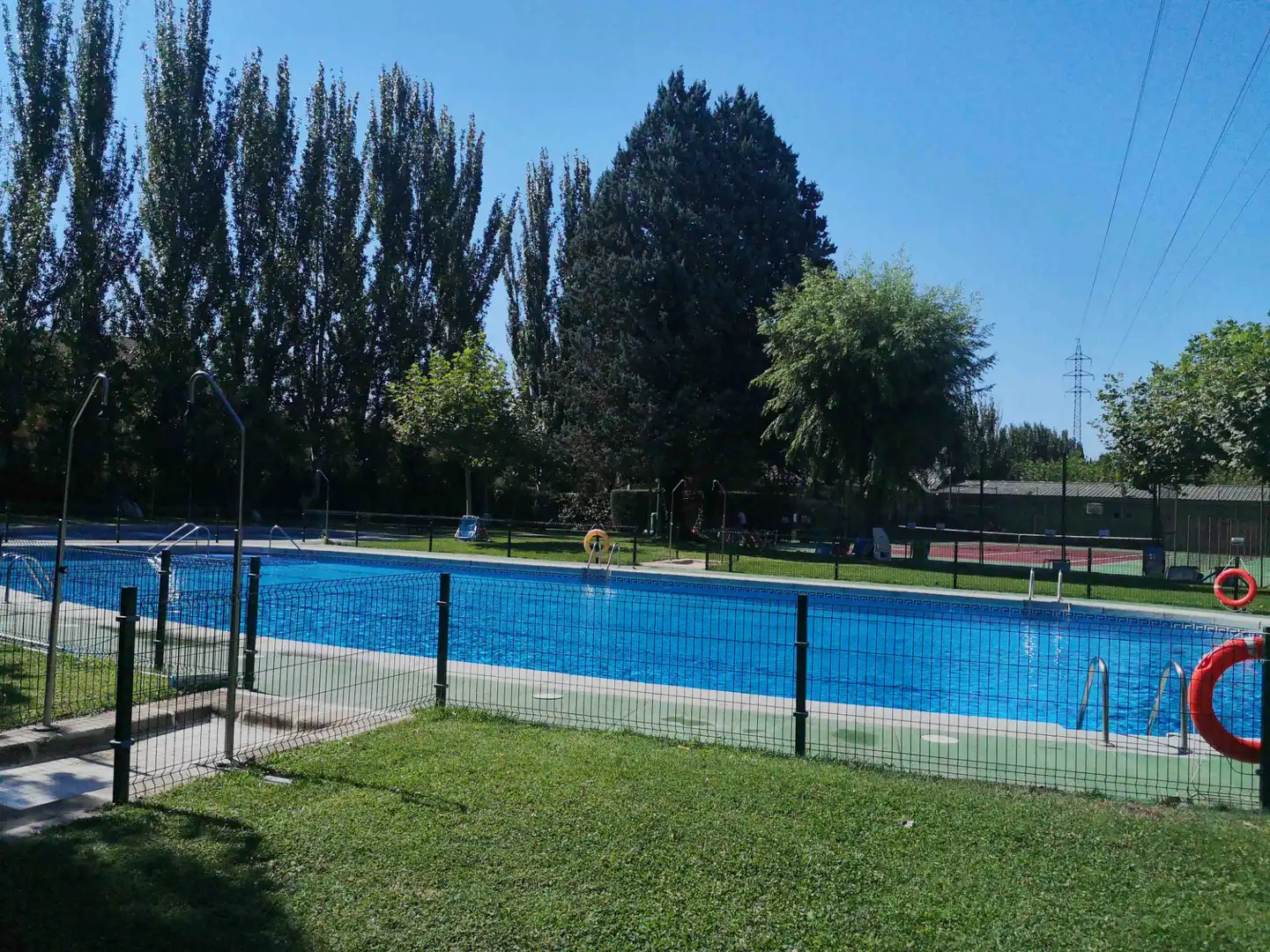 Piscina de Dúplex en venta en Collado Villalba con Calefacción, Terraza y Piscina comunitaria
