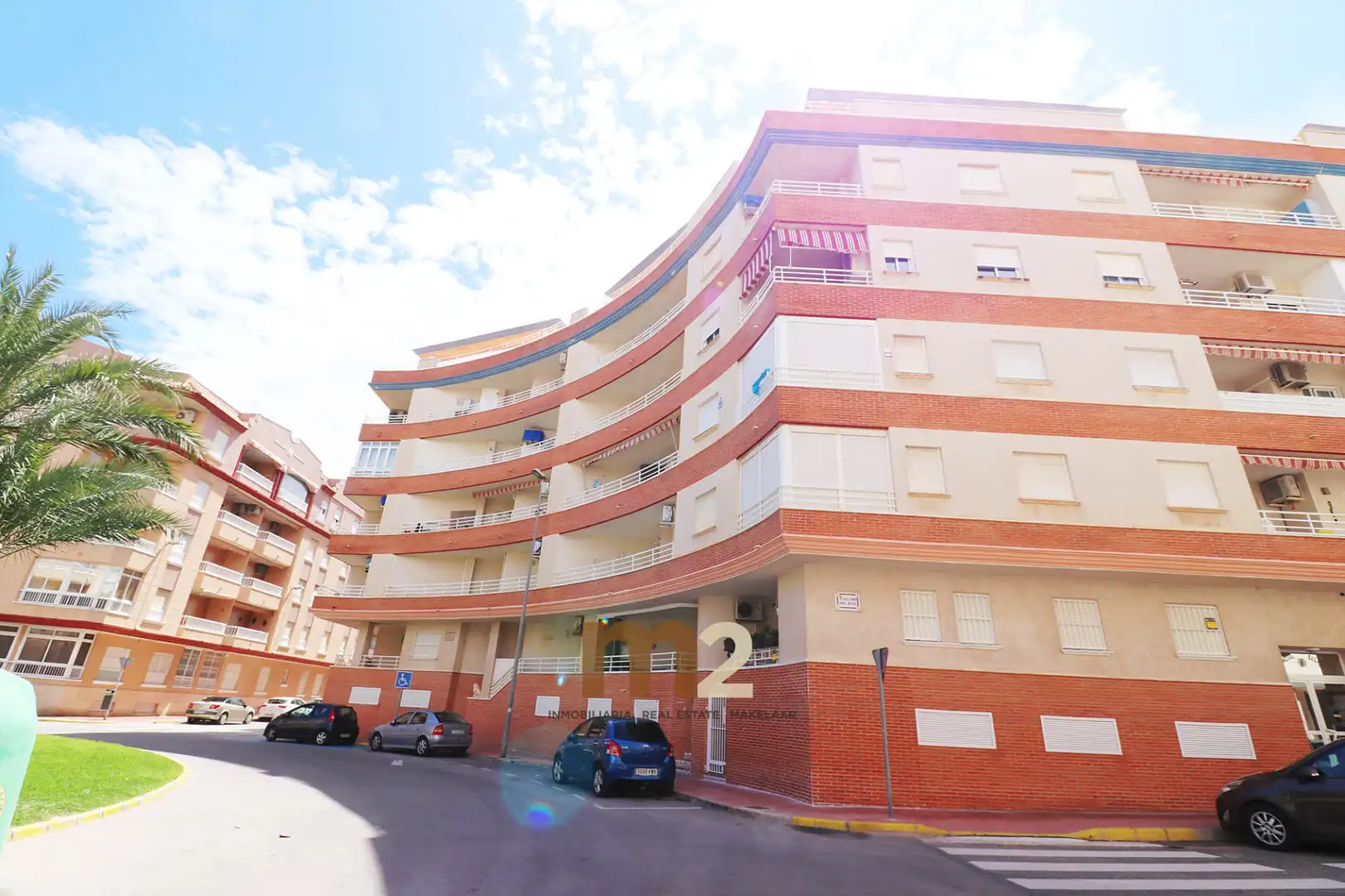 Vista exterior de Apartament de lloguer en Guardamar del Segura amb Aire condicionat, Terrassa i Moblat