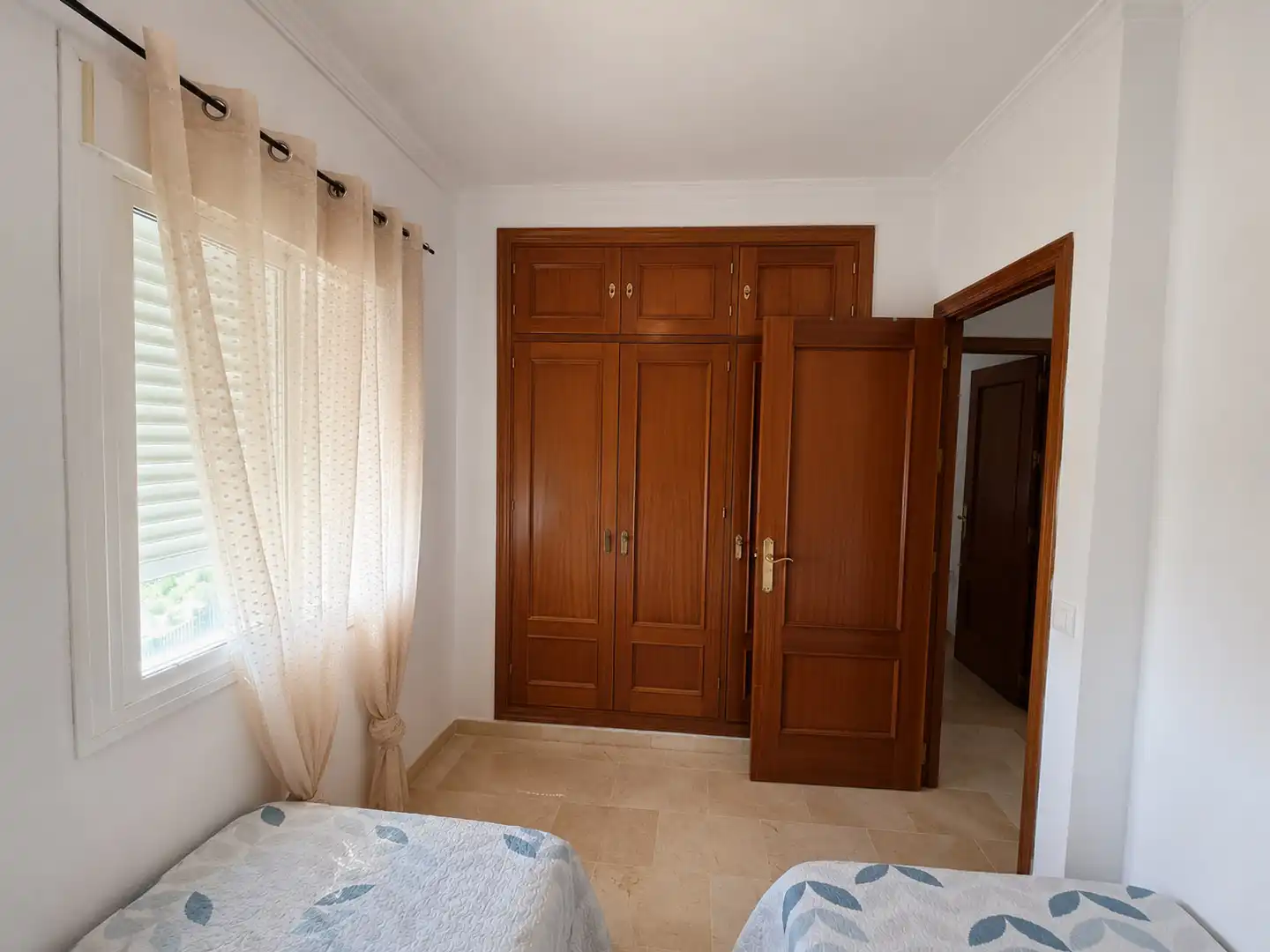 Dormitori de Casa adosada en venda en Benalup-Casas Viejas amb Aire condicionat, Calefacció i Terrassa