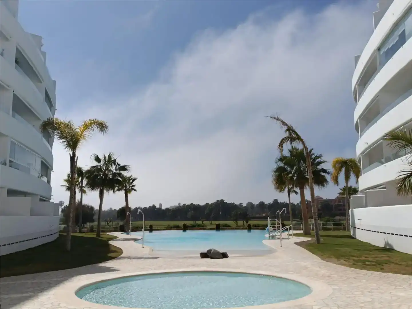 Swimming pool of Flat for rent in Playa de Granada