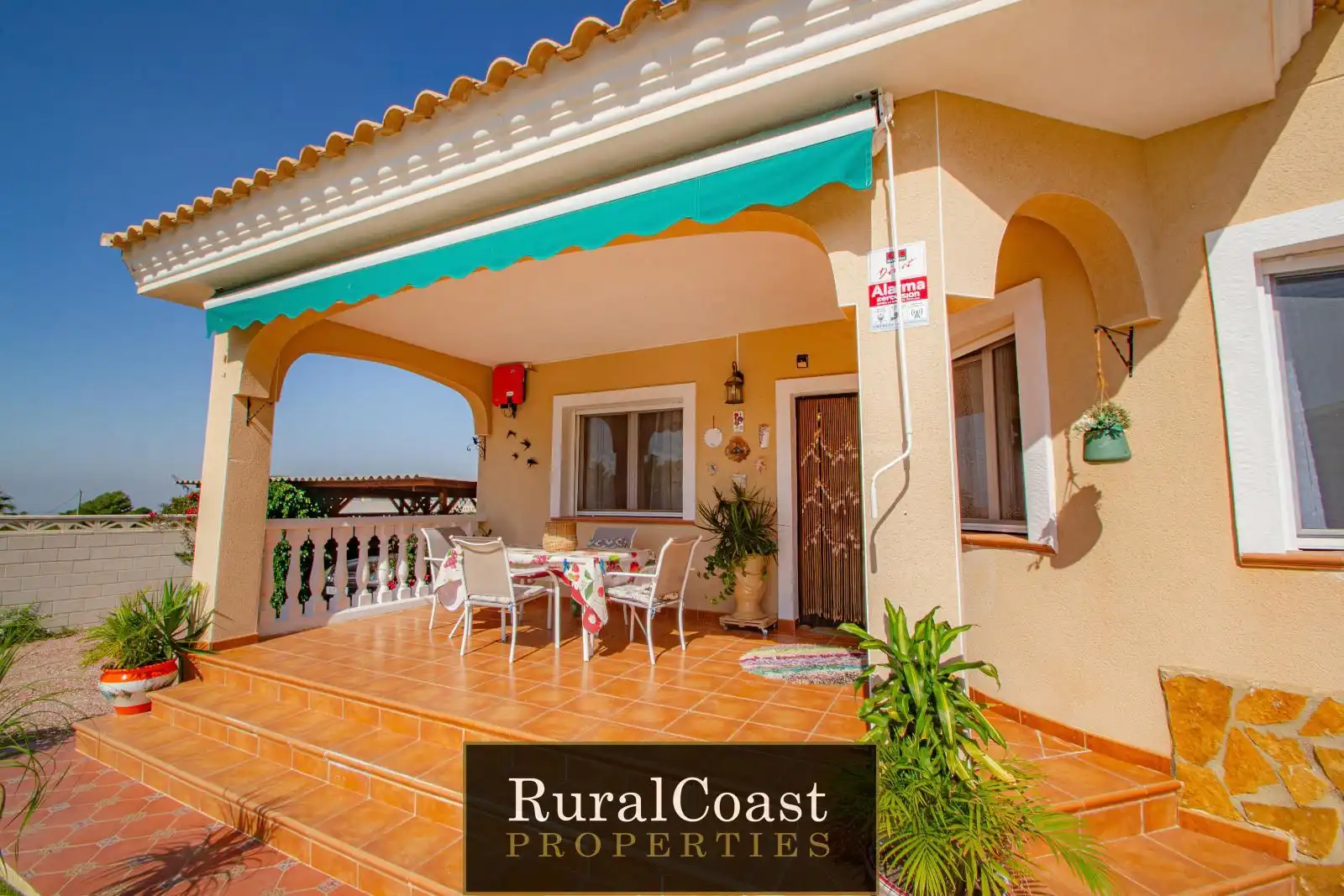 Vista exterior de Casa o chalet en venta en Busot con Calefacción, Terraza y Trastero
