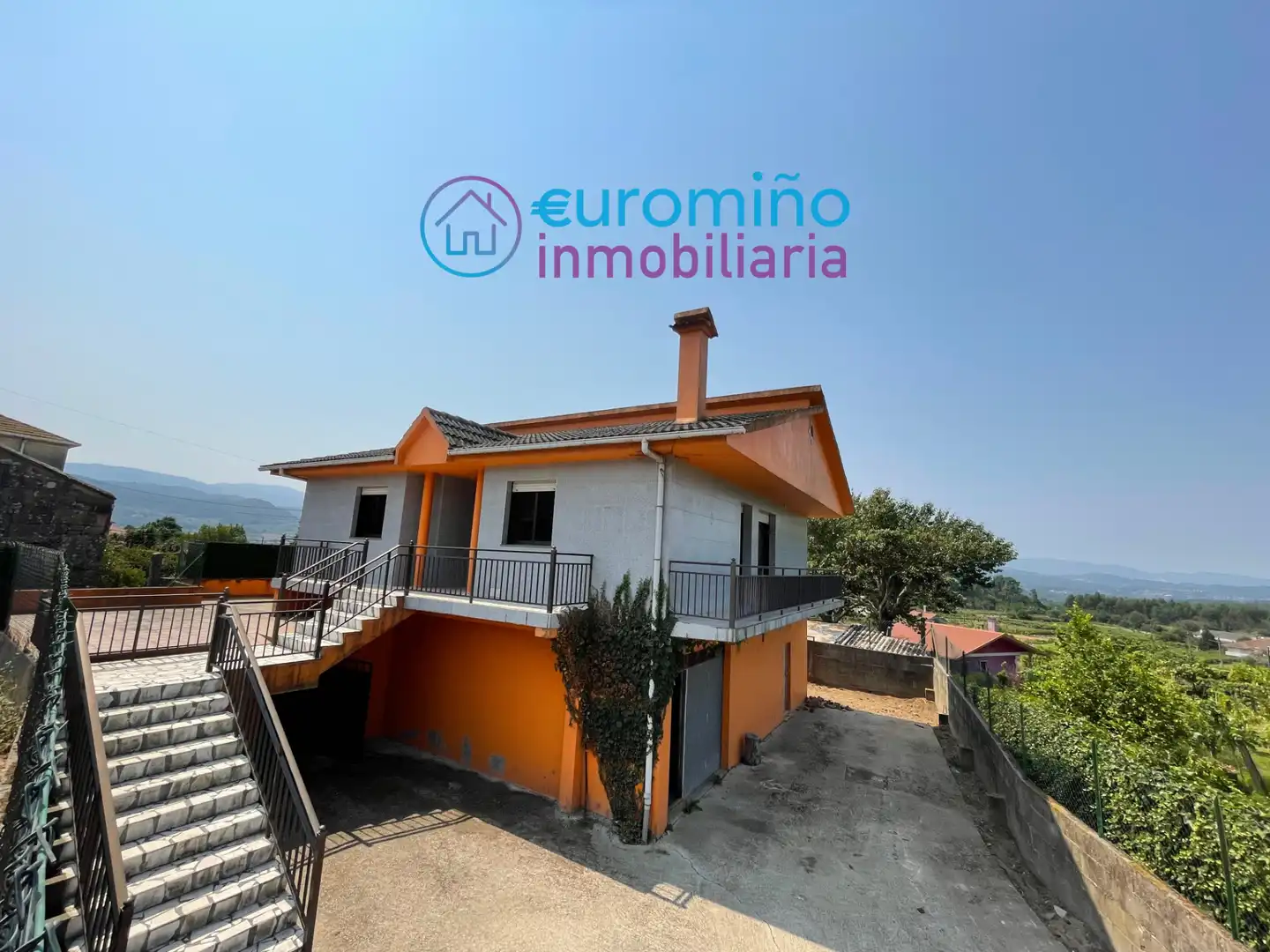 Vista exterior de Casa o chalet en venta en As Neves   con Terraza, Trastero y Amueblado