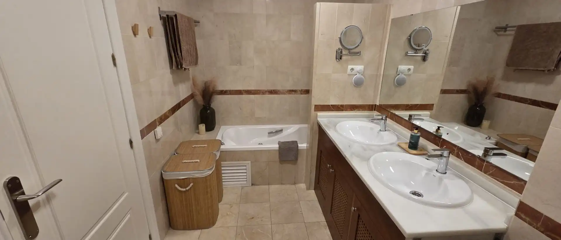 Baño de Casa adosada de alquiler en Alhaurín de la Torre con Aire acondicionado, Jardín privado y Terraza