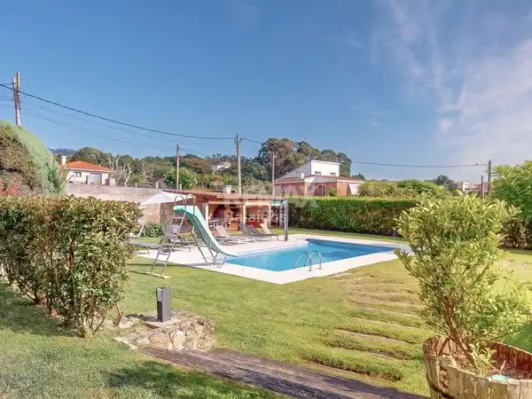 Piscina de Casa o chalet en venta en Vigo  con Aire acondicionado, Calefacción y Jardín privado