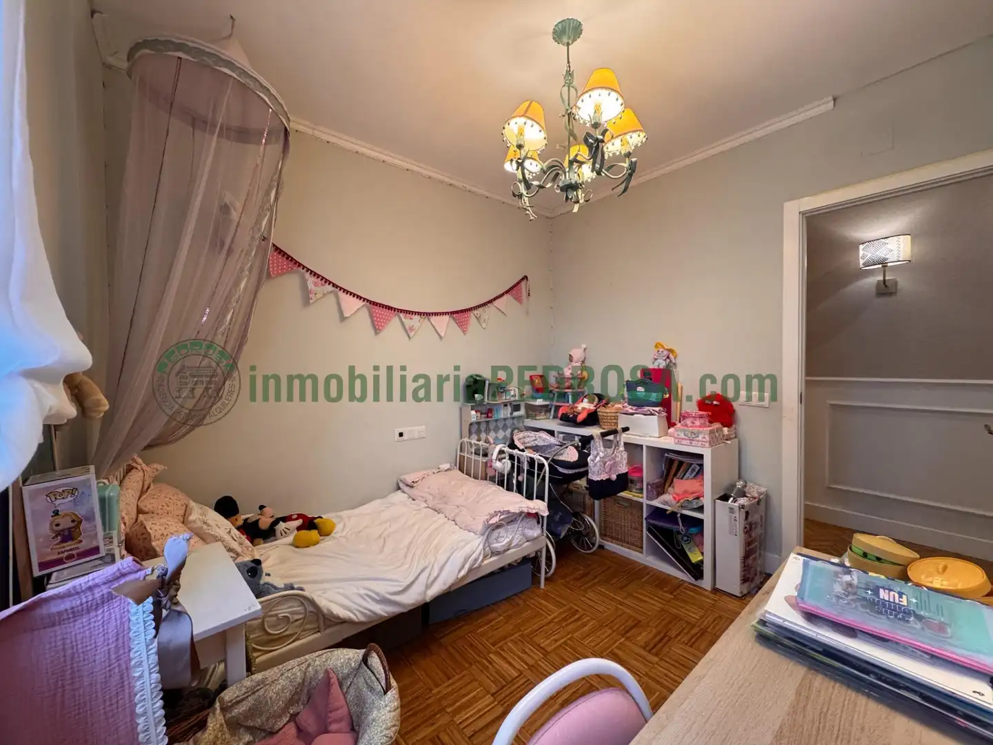 Habitación de Piso en venta en Pontevedra Capital  con Calefacción