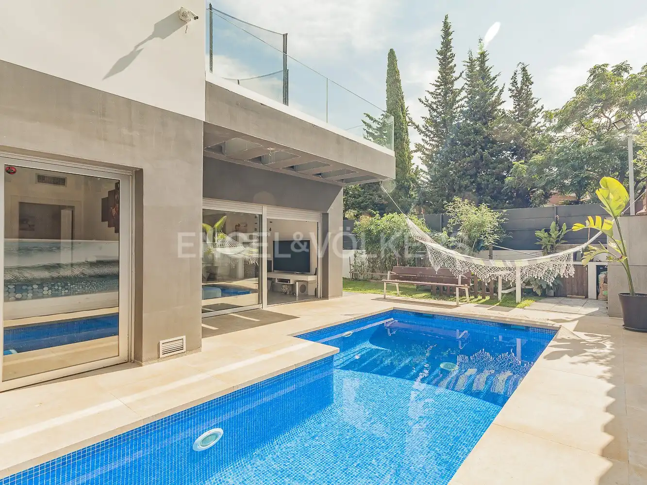 Swimming pool of Houses for rent in Castelldefels  with Air Conditioner, Heating and Private garden