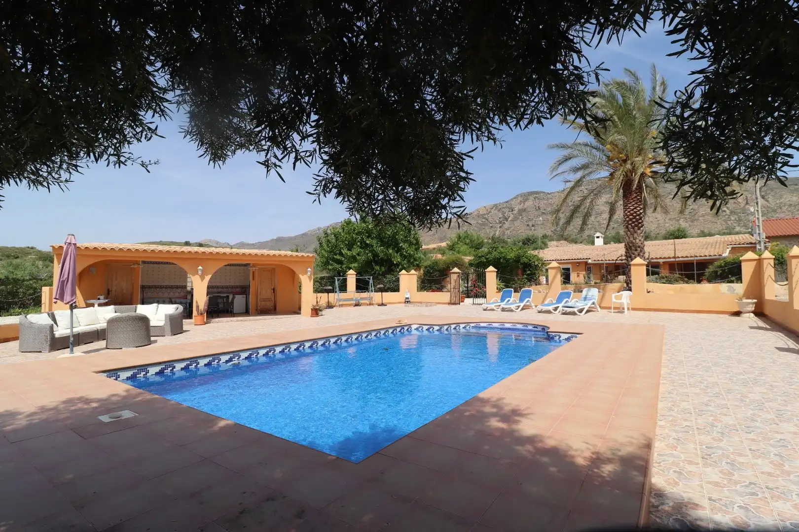 Piscina de Finca rústica en venta en Hondón de las Nieves / El Fondó de les Neus con Jardín privado, Terraza y Trastero