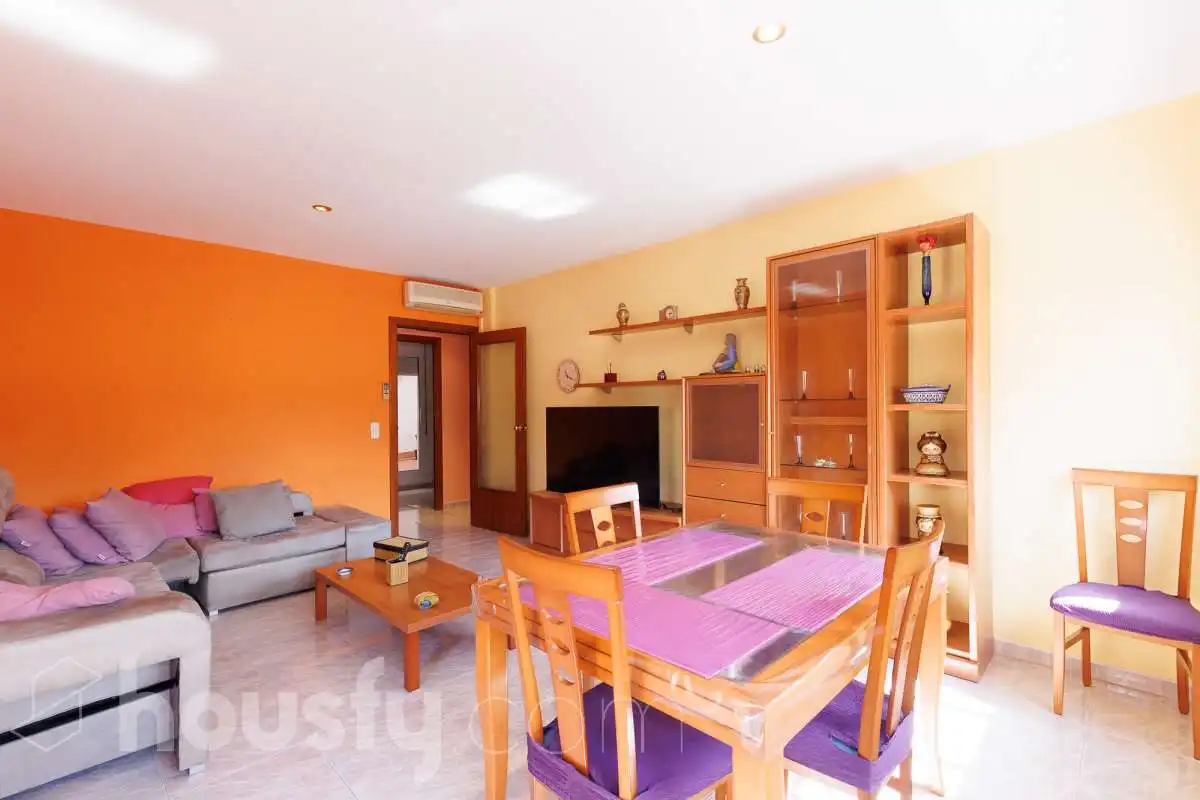 Sala d'estar de Pis en venda en Tortosa amb Aire condicionat, Terrassa i Traster