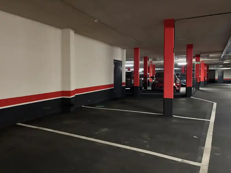 Parkplatz von Garage zur Miete in Madrid