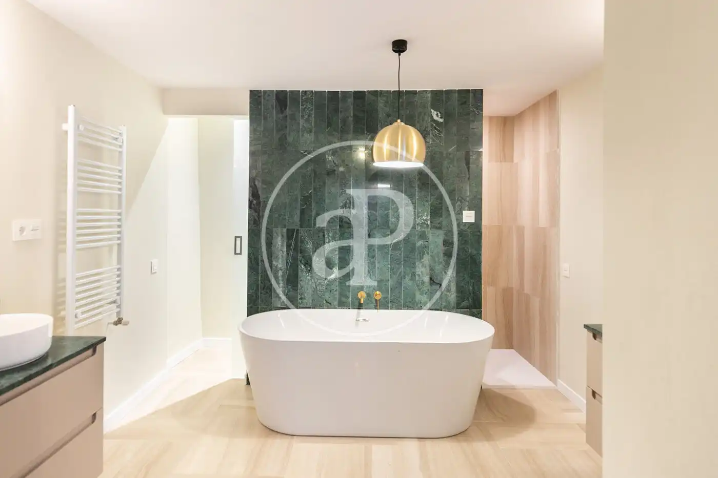 Bathroom of Flat for sale in Barcelona  with Air Conditioner, Heating and Terrace