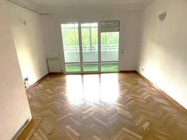 Flat with balcony for sale in Estación
