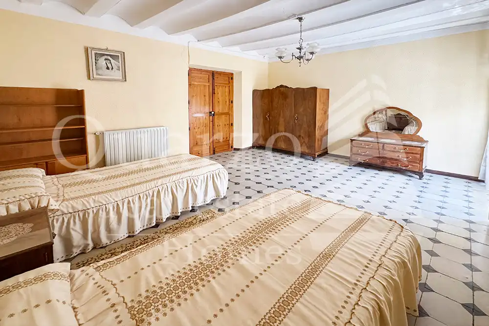 Dormitori de Casa o xalet en venda en Ayora amb Calefacció, Terrassa i Traster