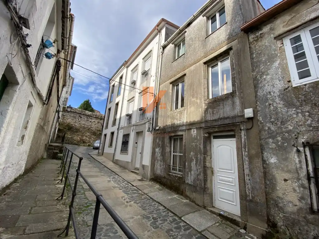 Vista exterior de Casa o xalet en venda en Santiago de Compostela 