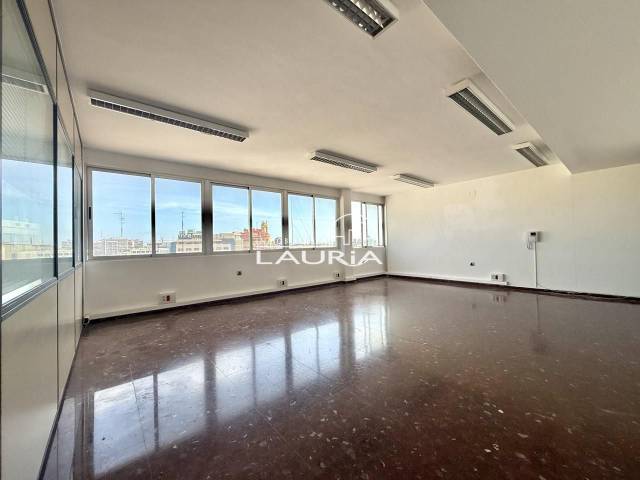 Oficina en Alquiler en Del Ayuntamiento en Sant Francesc