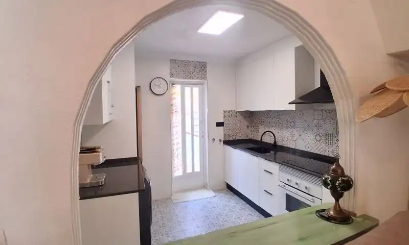 Cuina de Dúplex en venda en Torrevieja amb Jardí privat i Terrassa