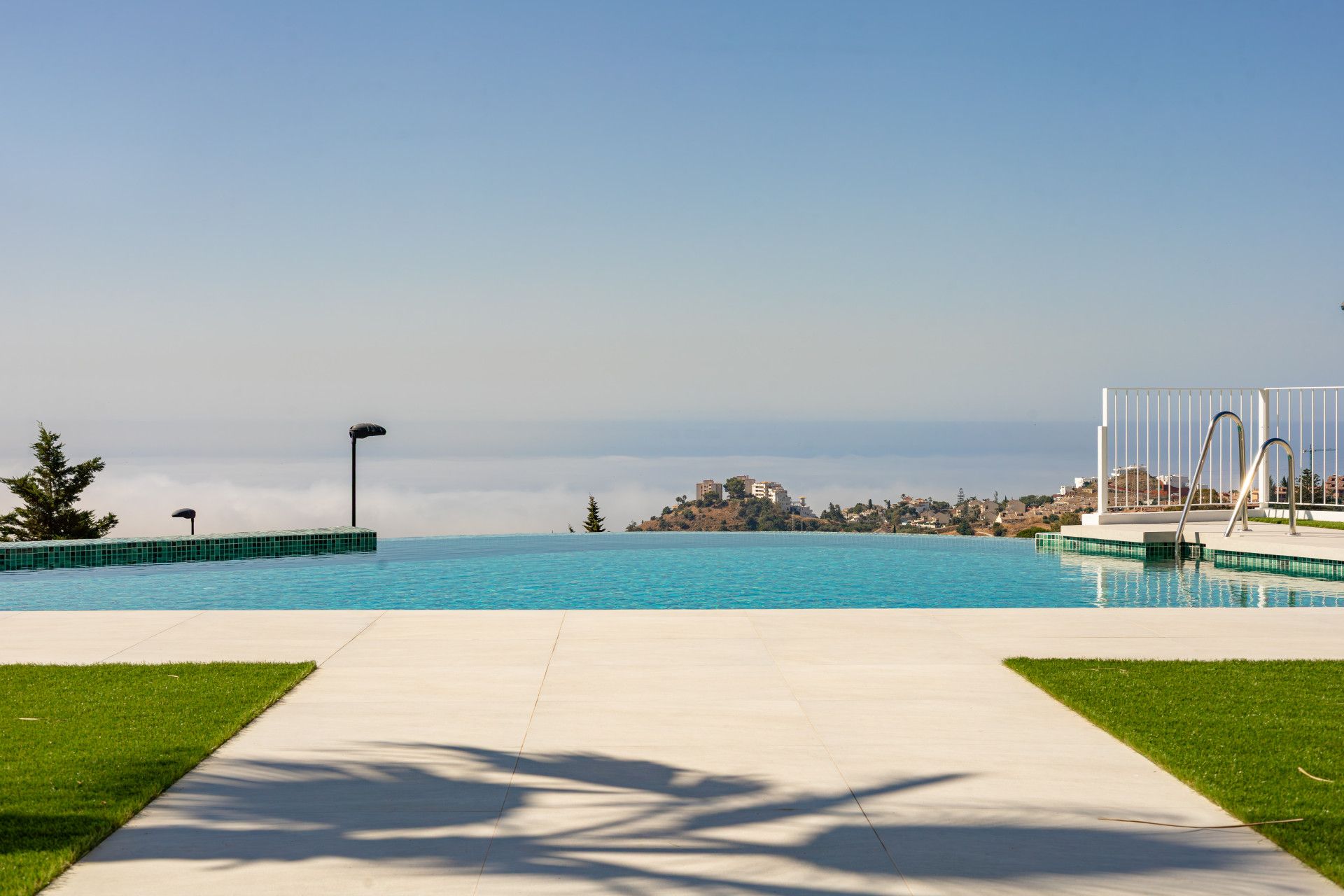 Piscina de Apartamento de alquiler en Benalmádena con Aire acondicionado, Calefacción y Terraza