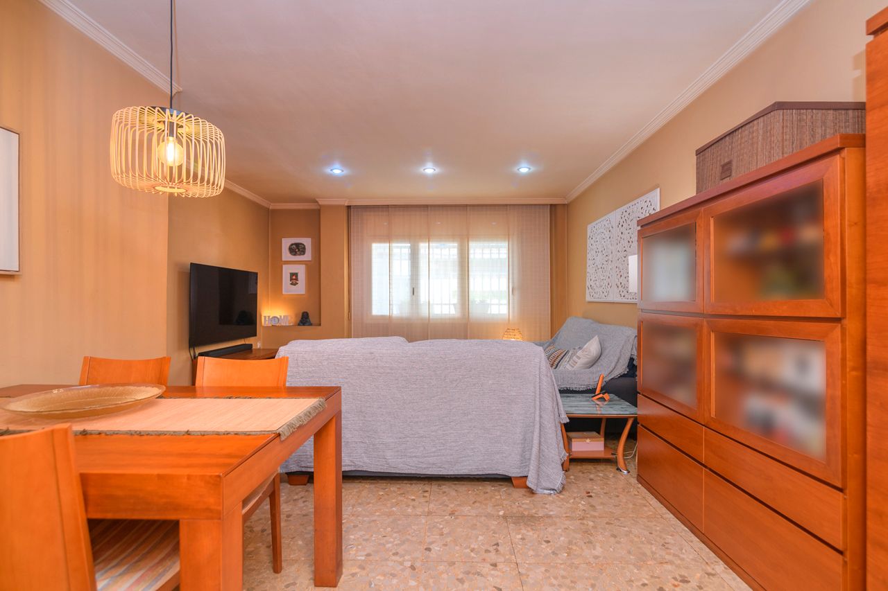 Bedroom of Planta baja for sale in Sant Boi de Llobregat  with Air Conditioner, Parquet flooring and Oven