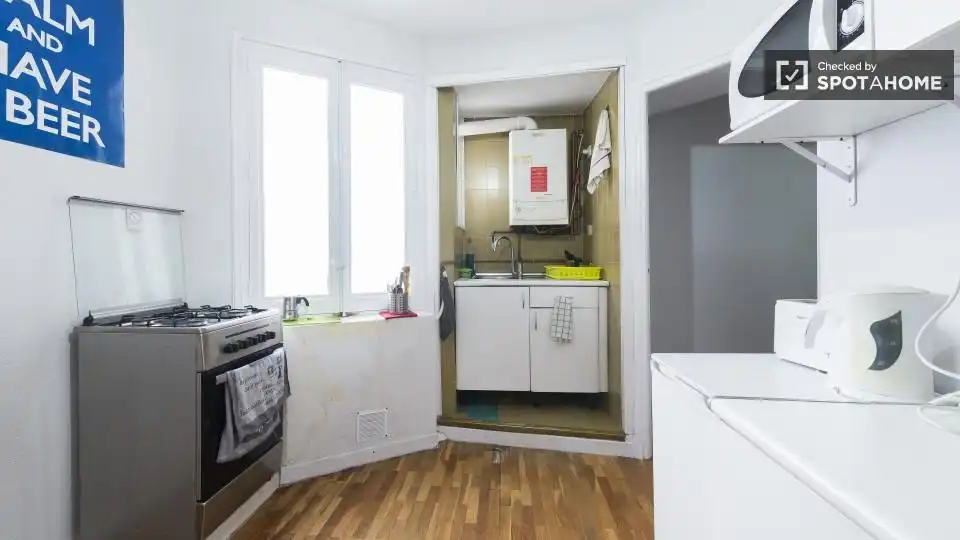 Kitchen of Flat for rent in Madrid  with Air Conditioner, Heating and Furnished