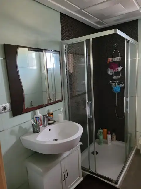 Bany de Casa o xalet en venda en Alicante / Alacant amb Aire condicionat, Calefacció i Piscina