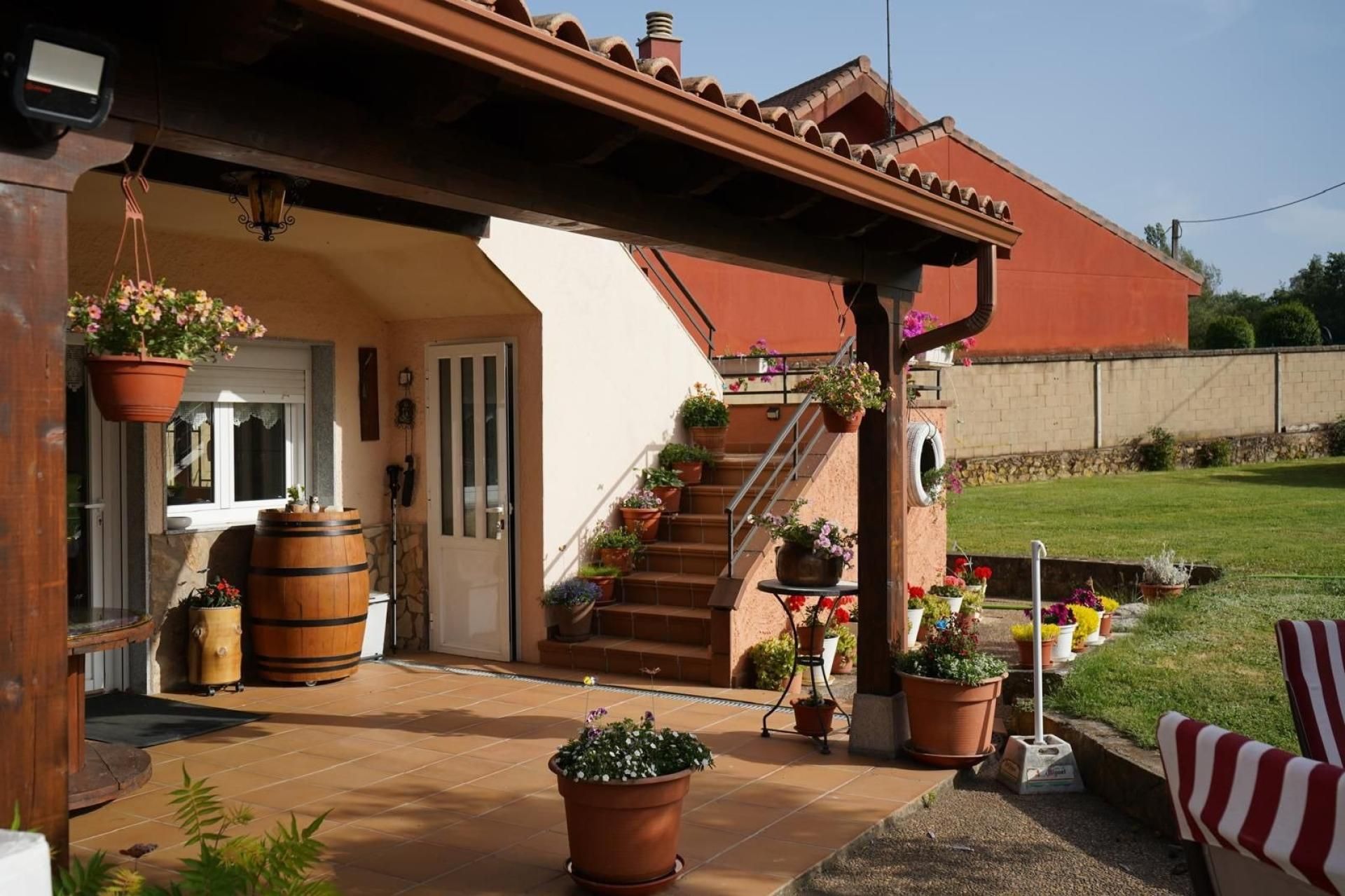 Terrace of Houses for sale in Cuadros  with Heating, Terrace and Swimming Pool