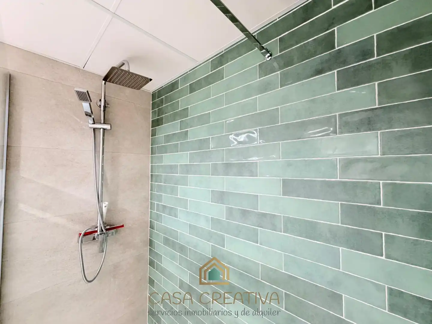 Baño de Piso de alquiler en Valencia con Aire acondicionado, Calefacción y Terraza
