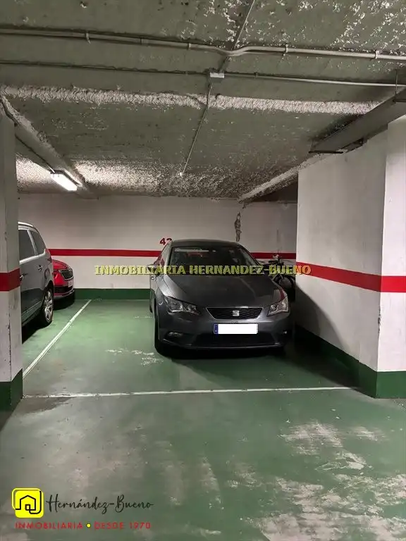 Parking de Dúplex de alquiler en Salamanca con Calefacción, Terraza y Piscina