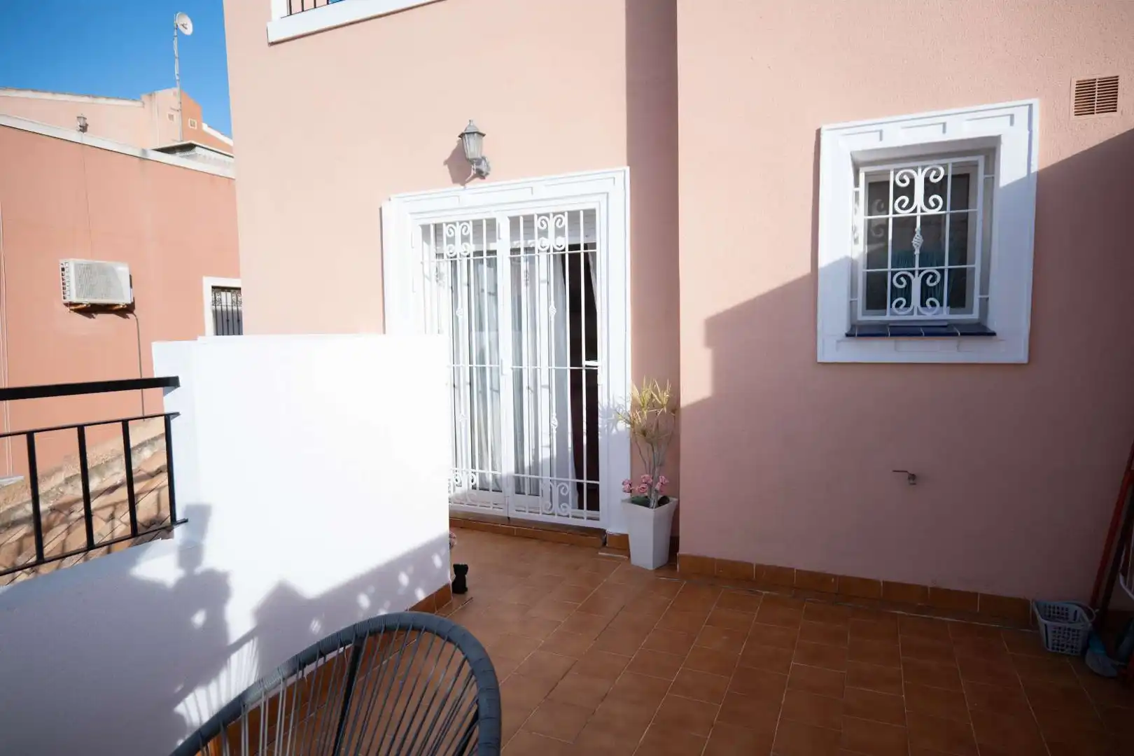 Terrassa de Casa adosada en venda en Los Montesinos amb Aire condicionat, Jardí privat i Terrassa