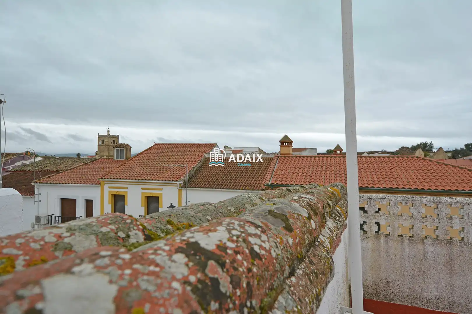 Vista exterior de Casa adosada en venda en Aldea del Cano amb Calefacció, Terrassa i Traster