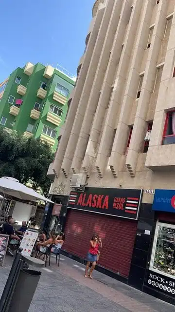 Vista exterior de Piso en venta en Las Palmas de Gran Canaria con Amueblado y TV
