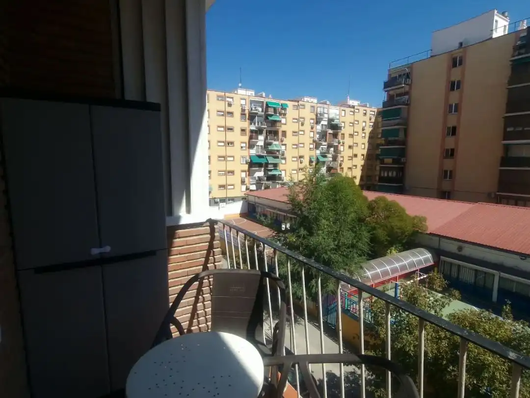 Terraza de Piso para compartir en Madrid con Calefacción, Terraza y Amueblado